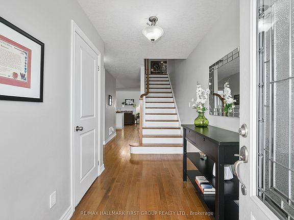 5th image of 11 Bigwood Cres