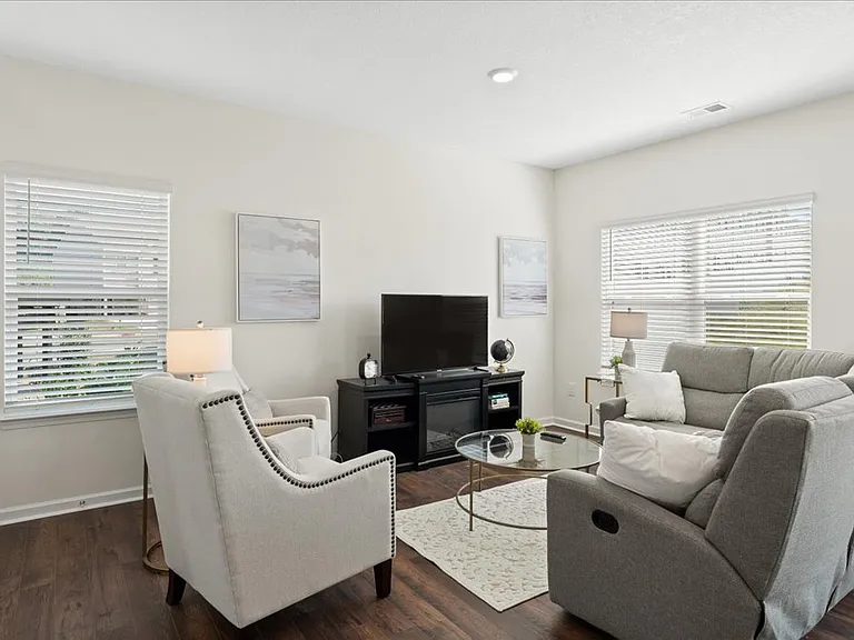 3416 Tyee Crossing Way #3416 — Photo 3