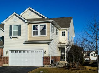 694 Acadia Cir, Crystal Lake, IL 60014
