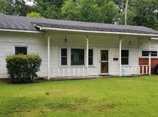1129 N 15th Ave, Laurel, MS 39440