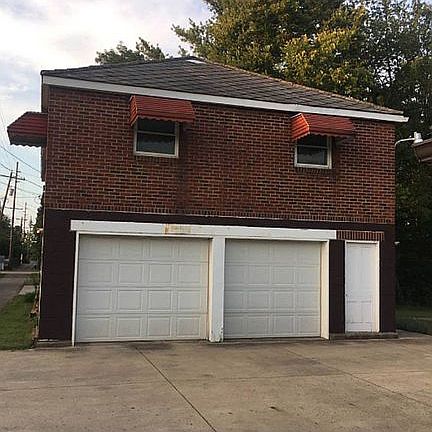 5th image of 296 Church St