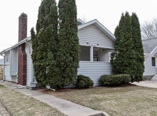 1067 F Ave NW, Cedar Rapids, IA 52405