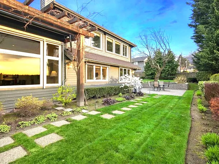 834 84th Ave NE — Photo 25