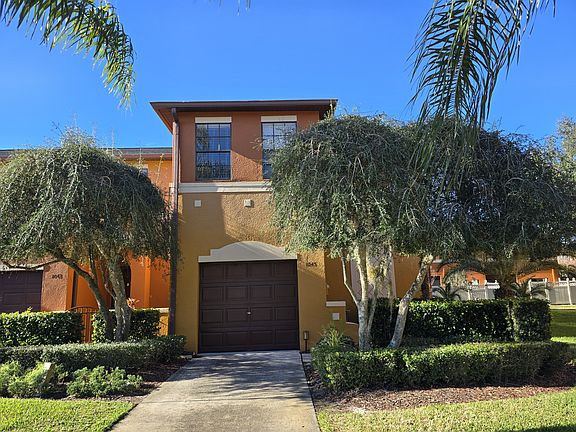 4th image of 1045 Blackwater Dr