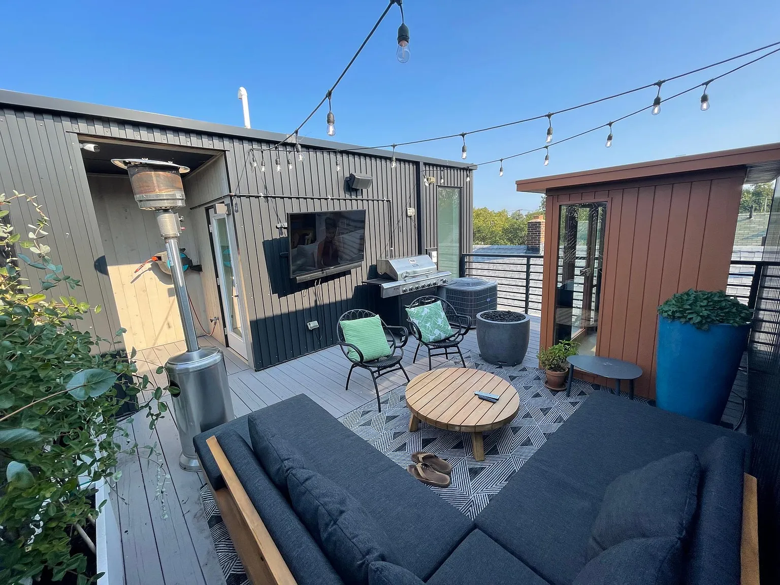 2 bed, 1.5 bath, 1252 sqft, $2,950 — Photo 1