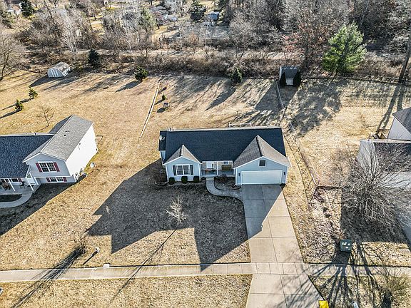 4th image of 420 6th St NE