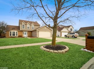 1100 Wilmington Ln, Hoffman Estates, IL 60169