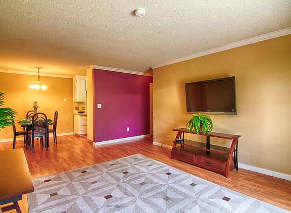 5th image of 275 Tradewinds Dr APT 14