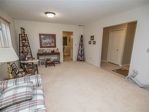 4th image of 10435 Leawood Oval