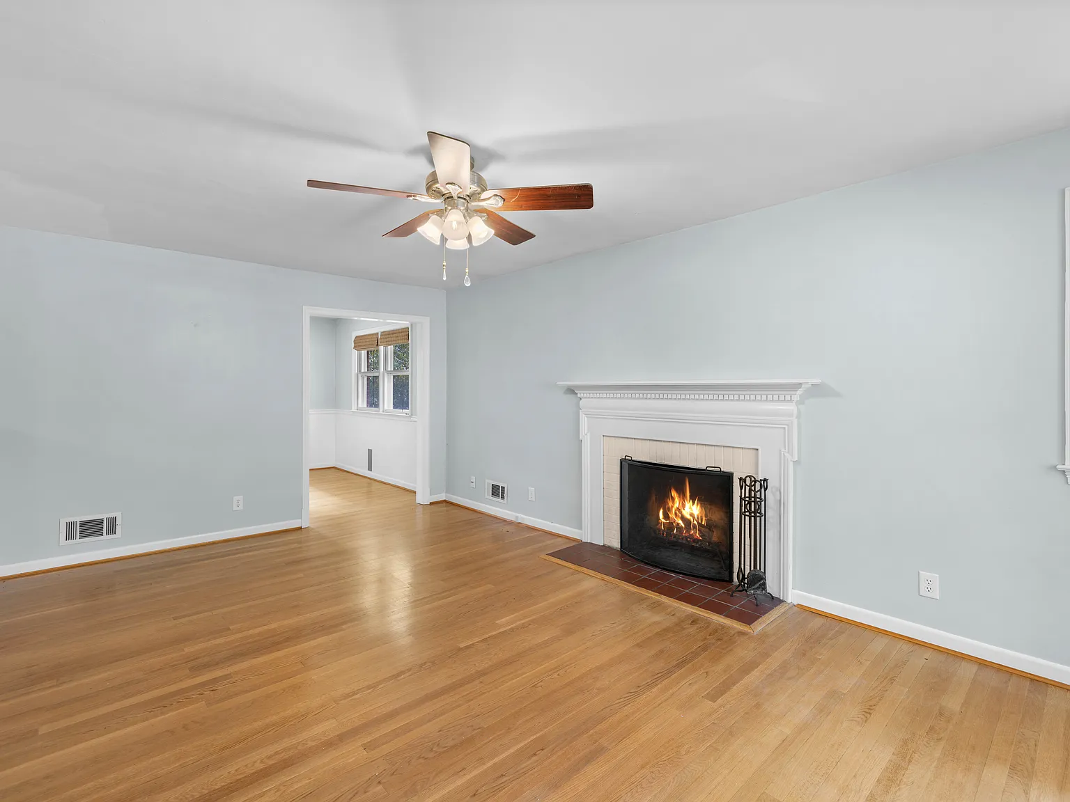 3 bed, 1.5 bath, 1300 sqft, $3,000 — Photo 2