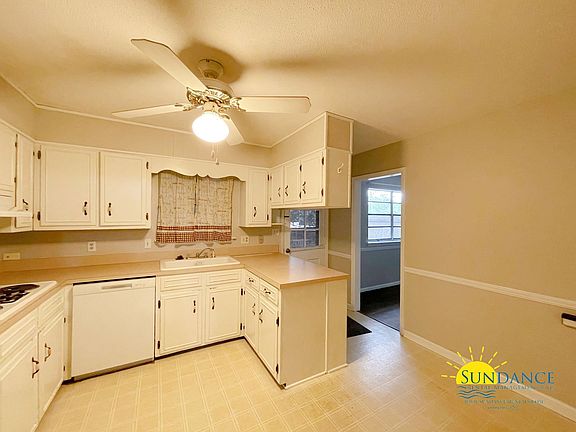 4th image of 600 Merioneth Dr