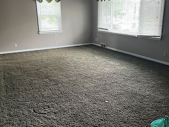3rd image of 2813 Hazelwood Ave