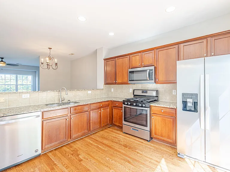 14106 Winford Ln — Photo 7