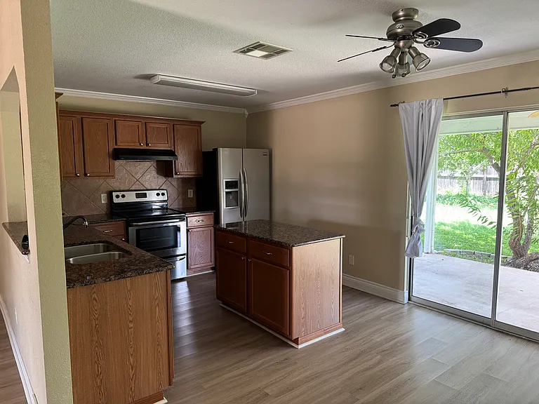 5419 Coach Stop Dr — Photo 10