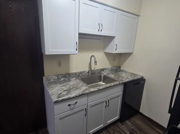 906 Hill St APT 109, Sparta, WI 54656