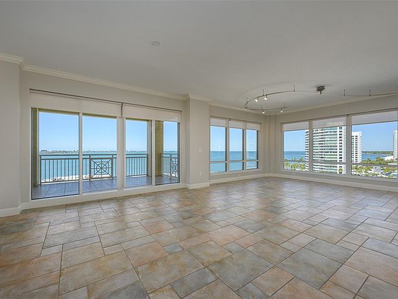 4th image of 35 Watergate Dr Suite 905