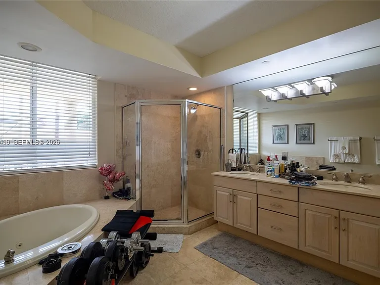 9 NE 20th Ave #201 — Photo 31