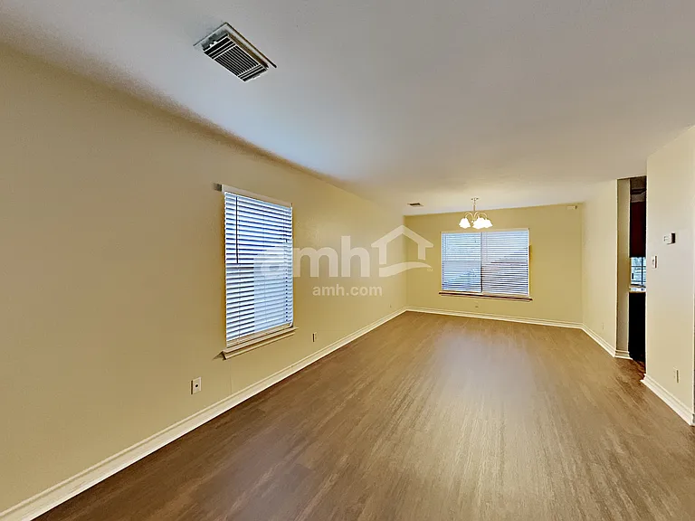 8010 Manderly Pl — Photo 6