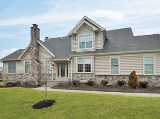 9 Meadow View Ln, Malvern, PA 19355