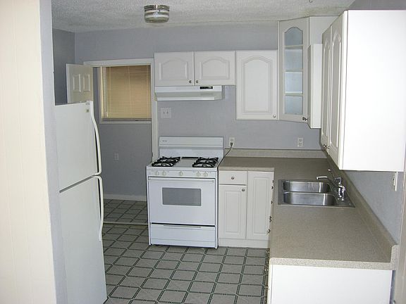 3rd image of 4424 Hank Ave #A