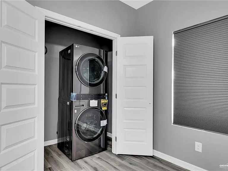 5605 Puffin Ave #4 — Photo 7