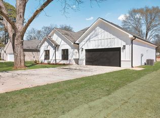 405 Elledge Ln, Muscle Shoals, AL 35661