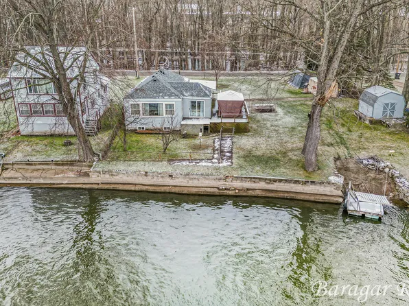 4490 Abrigador Trl NE, Comstock Park, MI 49321