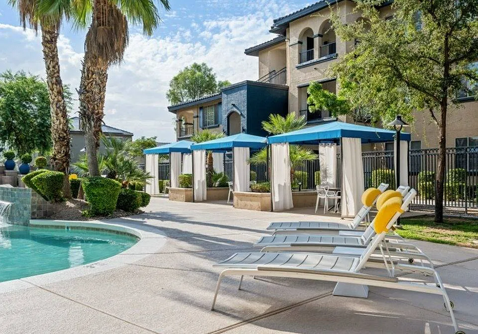 Pool Side Lounge