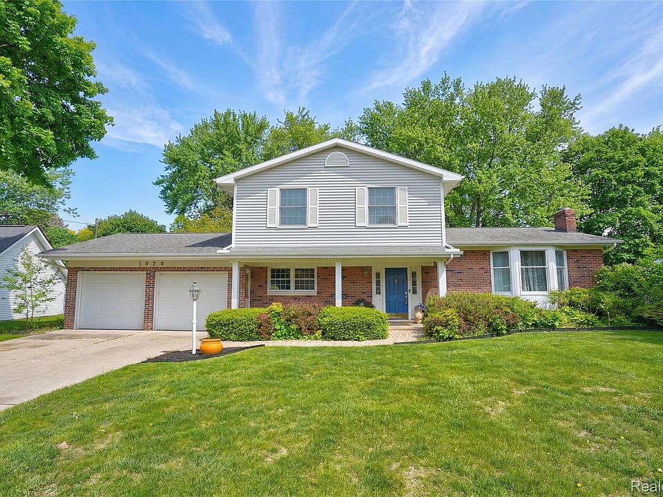 1st image of 1070 Woodview Dr