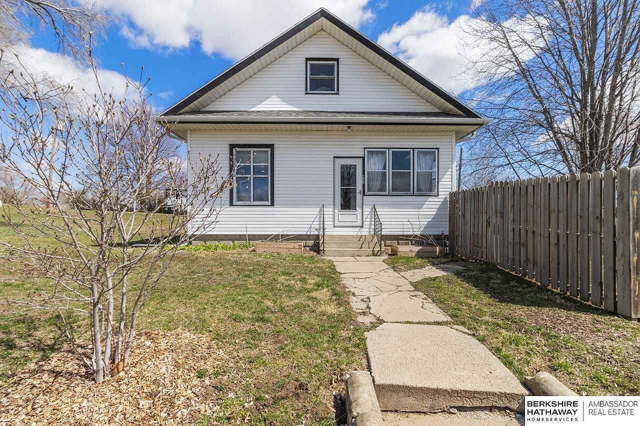 407 Main St, Kennard, NE 68034 | Zillow