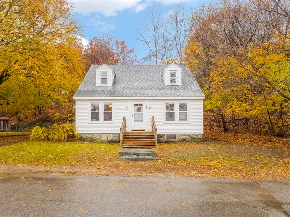 60 Cliff St, Fitchburg, MA 01420