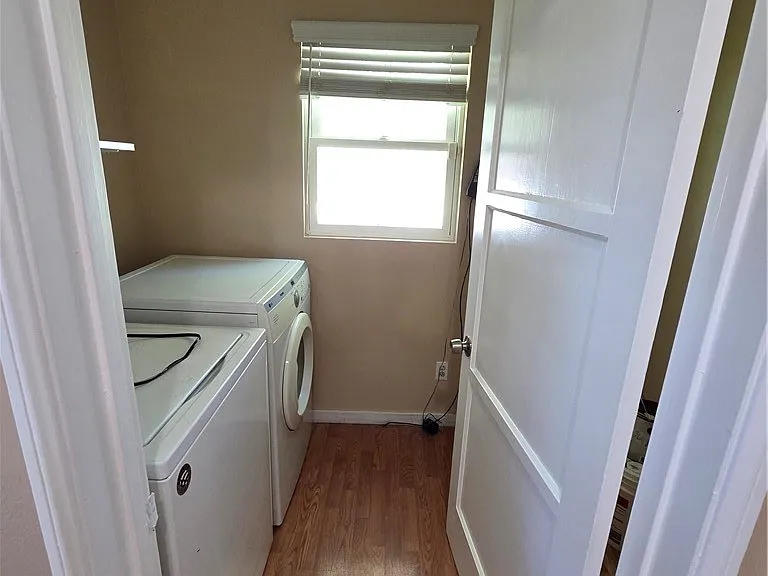 863 N 9th Ave — Photo 3