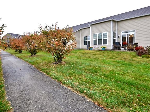 3rd image of 223 Coatsville Dr