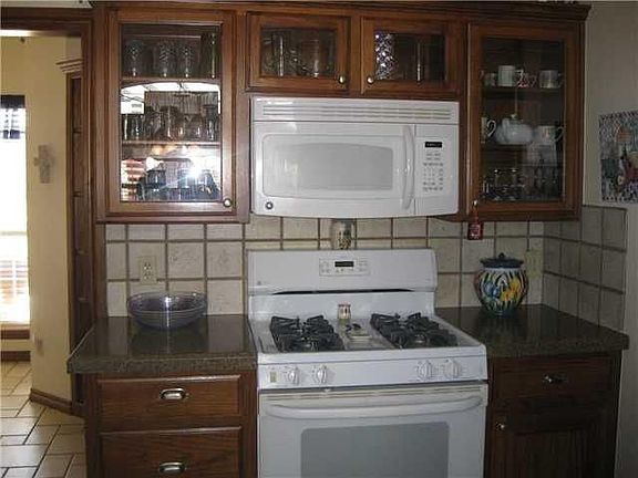 3rd image of 2809 Summit Hill Ct