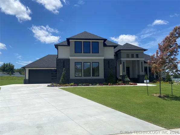 8117 E Elgin St, Broken Arrow, OK 74012
