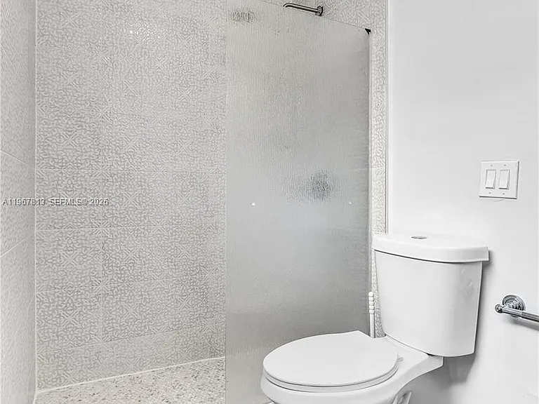 10002 E Bay Harbor Dr #6 — Photo 21