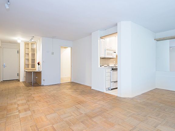 5th image of 425 E 63rd St APT E3