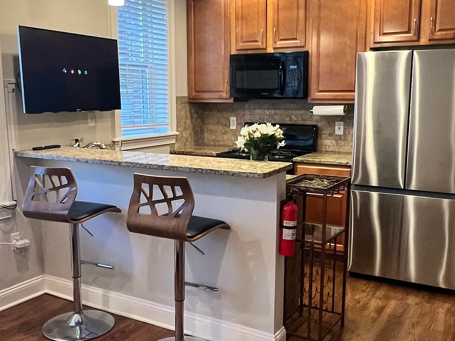 1 bed, 500 sqft, $1,999 — Photo 2
