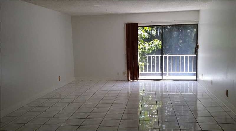 2nd image of 430 Commodore Dr APT 206