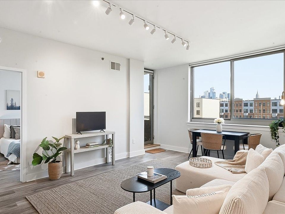 1st image of 800 Jackson St APT 506