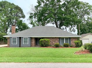 104 N William Dr, Lafayette, LA 70506