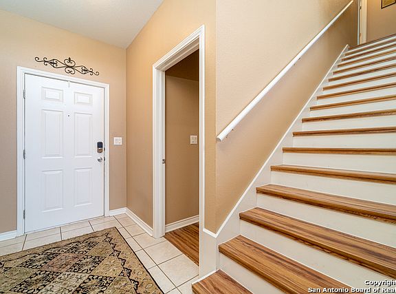 2nd image of 128 Oakwell Farms Pkwy #128