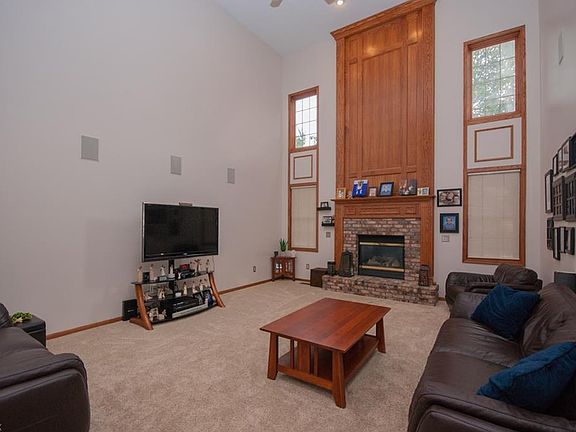 3rd image of 15271 Scarlet Oak Trl