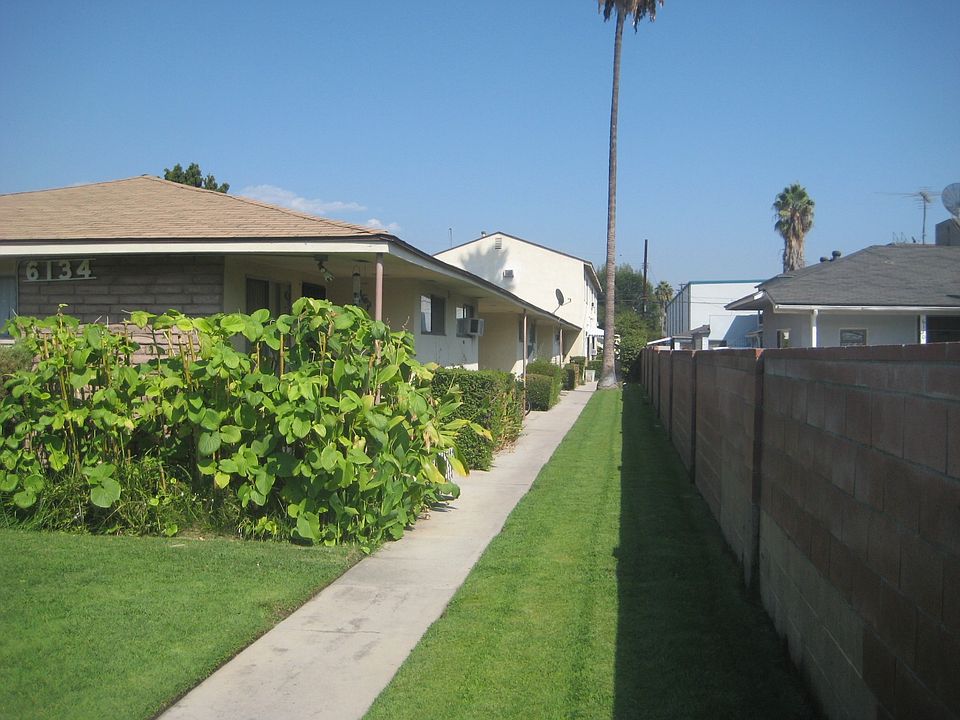 Walk way