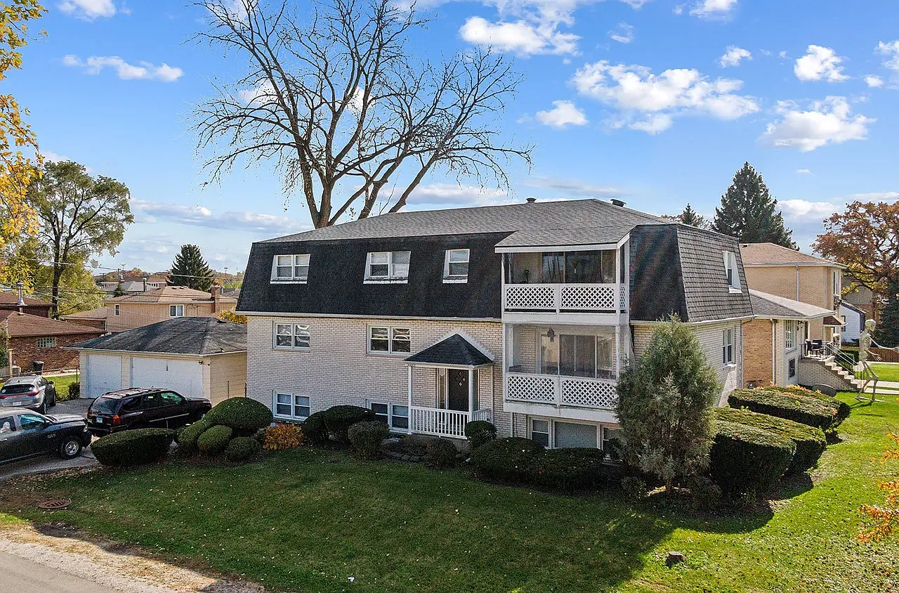 3 bed, 1.5 bath, 1100 sqft, $2,125 — Photo 1