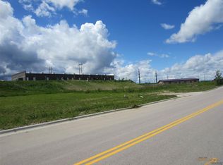 521 N Creek Dr, Rapid City, SD 57703