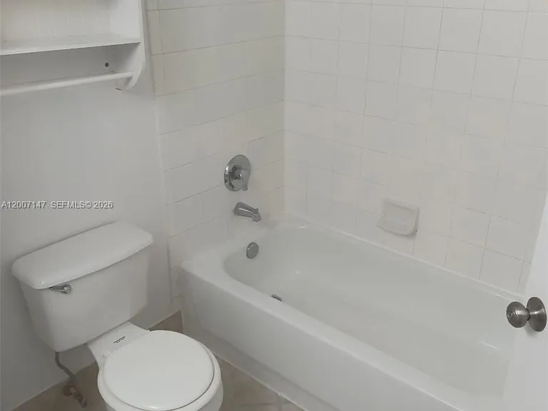 4175 N Haverhill Rd #922 — Photo 15