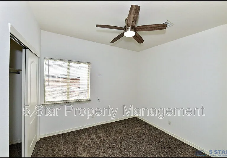 13136 Wellington Dr — Photo 32
