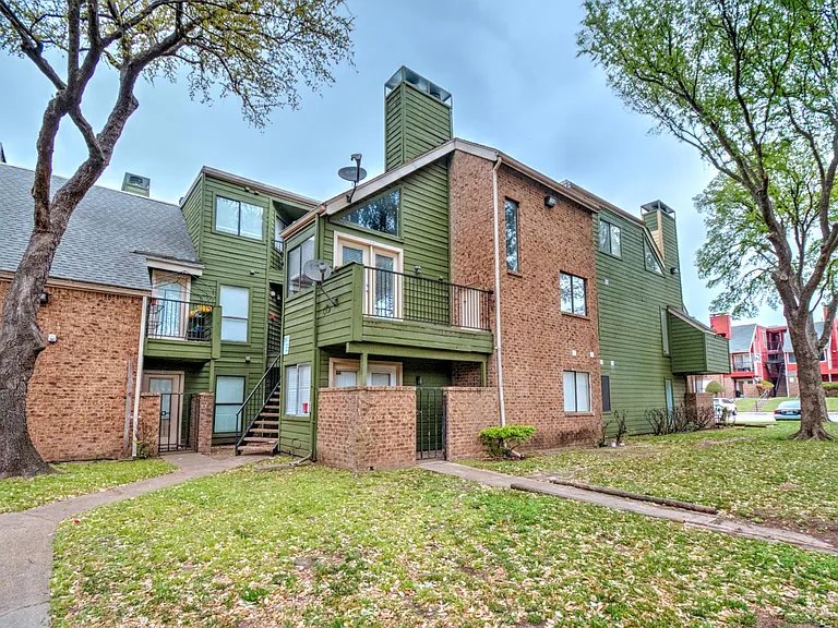 9831 Walnut St #209 — Photo 19