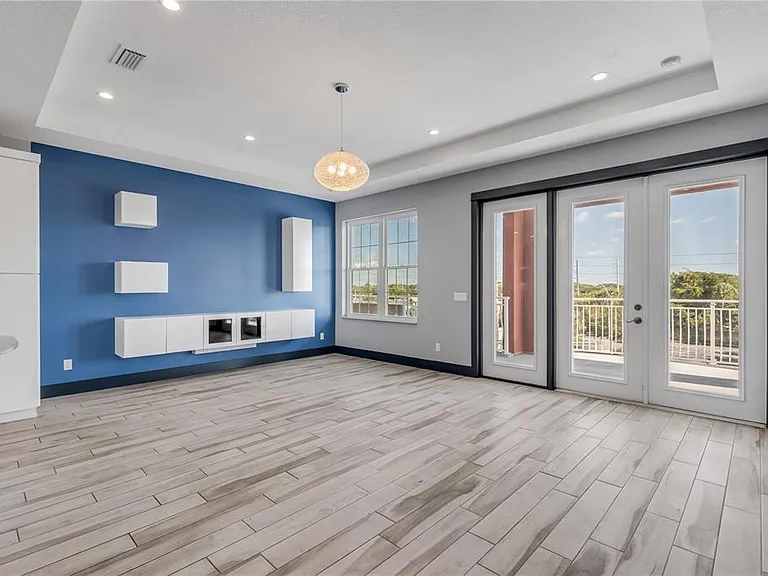 701 E 3rd Ave #PENTHOUSE — Photo 10